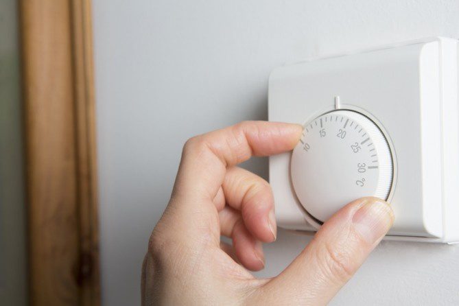 Vloerverwarming per kamer regelen: hoe doe je dat?
